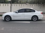 Bán xe BMW 3 Series sản xuất 2013 màu trắng, 880 triệu, nhập khẩu nguyên chiếc