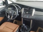 Bán Toyota Innova năm 2018, màu bạc