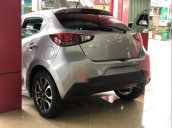 Bán xe Mazda 2 năm sản xuất 2016, màu xám, xe gia đình