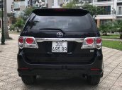 Cần bán Toyota Fortuner 2.7V 2013, màu đen, số tự động