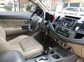 Cần bán Toyota Fortuner 2.7V 2013, màu đen, số tự động