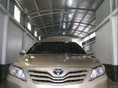 Bán xe Toyota Camry đời 2010, màu vàng, nhập khẩu