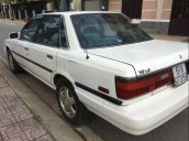 Cần bán xe Toyota Camry năm 1988, màu trắng