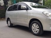 Cần bán xe Toyota Innova 2.0 G đời 2012, màu bạc xe gia đình