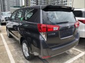 Bán xe Toyota Innova 2.0V sản xuất 2019, màu xám