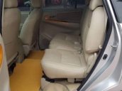 Cần bán xe Toyota Innova 2.0 G đời 2012, màu bạc xe gia đình