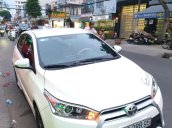 Cần bán xe Toyota Yaris sản xuất 2015, màu trắng, nhập khẩu, chính chủ 