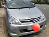 Bán Toyota Innova đời 2010, màu bạc xe gia đình