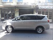 Cần bán xe Toyota Innova sản xuất 2017, màu bạc, giá chỉ 710 triệu