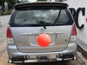 Bán Toyota Innova đời 2010, màu bạc xe gia đình