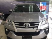 Cần bán Toyota Fortuner sản xuất 2018, màu bạc