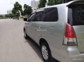 Cần bán xe Toyota Innova 2010, số sàn màu bạc, J lên G đẹp long lanh