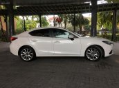 Cần bán Mazda 3 2.0AT đời 2015, màu trắng chính chủ, giá tốt