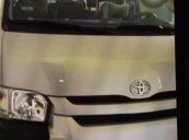 Bán Toyota Hiace sản xuất 2016, màu bạc, giá tốt