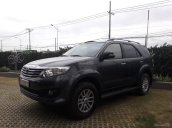 Bán Toyota Fortuner V 2.7AT màu xám, máy xăng 1 cầu sản xuất 2013 xe đẹp