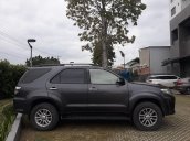 Bán Toyota Fortuner V 2.7AT màu xám, máy xăng 1 cầu sản xuất 2013 xe đẹp