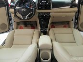 Cần bán gấp Toyota Vios E 2016, màu bạc ít sử dụng