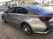 Bán xe Kia Cerato 2.0AT, màu bạc, đưa trước 219 triệu lấy xe