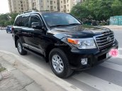 Cần bán gấp Toyota Land Cruiser VX 4.6V8 năm sản xuất 2014, màu đen, nhập khẩu nguyên chiếc như mới