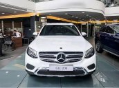 Cần bán xe Mercedes GLC 200 sản xuất 2018, màu trắng