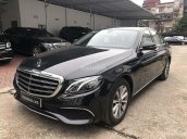 Bán xe Mercedes E200 cũ đời 2018 màu đen như mới chưa một vết xước, giá cực rẻ