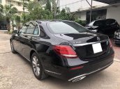 Bán xe Mercedes E200 cũ đời 2018 màu đen như mới chưa một vết xước, giá cực rẻ