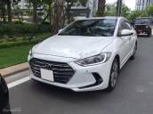 Cần bán Hyundai Elantra đời 2018 màu kem (be), giá chỉ 554 triệu