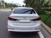 Cần bán Hyundai Elantra đời 2018 màu kem (be), giá chỉ 554 triệu