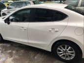 Cần bán gấp Mazda 3 đời 2016, màu trắng, nhập khẩu nguyên chiếc 