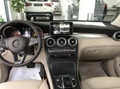 Cần bán xe Mercedes GLC300 4Matic đời 2018, màu đen