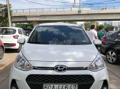 Bán Hyundai Grand i10 1.2 AT đời 2017, màu trắng xe gia đình