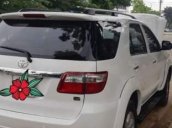 Cần bán Toyota Fortuner AT 2009, màu trắng, xe đẹp