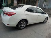 Cần bán Toyota Corolla altis năm 2017, màu trắng