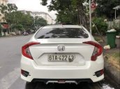 Gia đình cần bán Honda Civic 1.5L Turbo sản xuất 2017, màu trắng, bảo dưỡng đúng đinh kỳ hãng