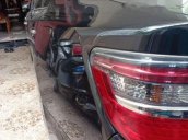 Bán xe Toyota Camry 2016, màu đen đã đi 31000km, giá chỉ 900 triệu