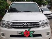 Cần bán Toyota Fortuner AT 2009, màu trắng, xe đẹp