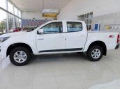 Bán xe Chevrolet Colorado 4X2 AT năm 2018, màu trắng, nhập khẩu, mới 100%