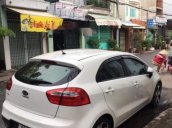 Cần bán gấp Kia Rio năm 2014, màu trắng, xe gia đinh sử dụng