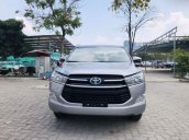 Cần bán Toyota Innova đời 2018, màu bạc, mới 100%