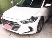 Bán xe Hyundai Elantra màu trắng 2017, số tự động, đi được 45000km