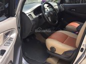 Cần bán gấp Toyota Innova 2.0E đời 2013, màu bạc chính chủ 