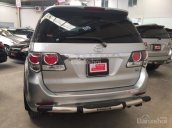 Bán Toyota Fortuner dầu năm 2016, màu bạc