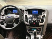 Ford Focus 2.0S đời 2015, màu trắng đẹp lung linh