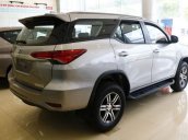 Cần bán Toyota Fortuner 2.4AT sản xuất 2018, màu bạc, nhập khẩu nguyên chiếc