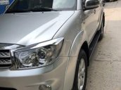 Cần bán Toyota Fortuner đời 2010, màu bạc, nhập khẩu nguyên chiếc chính chủ, 650tr