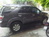 Bán xe Toyota Fortuner sản xuất năm 2011, màu xám số tự động