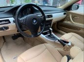 Cần bán gấp BMW 3 Series 320i năm sản xuất 2011, màu trắng, 560 triệu