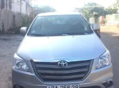 Cần bán Toyota Innova 2.0 E sản xuất 2014, màu bạc, giá chỉ 500 triệu