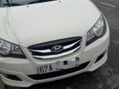 Cần bán xe Hyundai Avante năm sản xuất 2012, màu trắng số sàn, giá 330tr