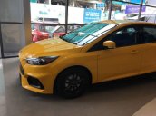 Bán Ford Focus sản xuất 2018, màu vàng, mới 100%